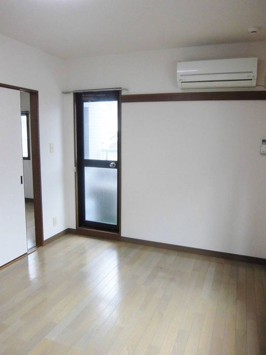 グレイススギヤマの居間