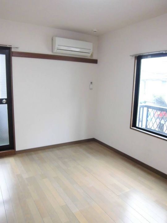 グレイススギヤマの居間