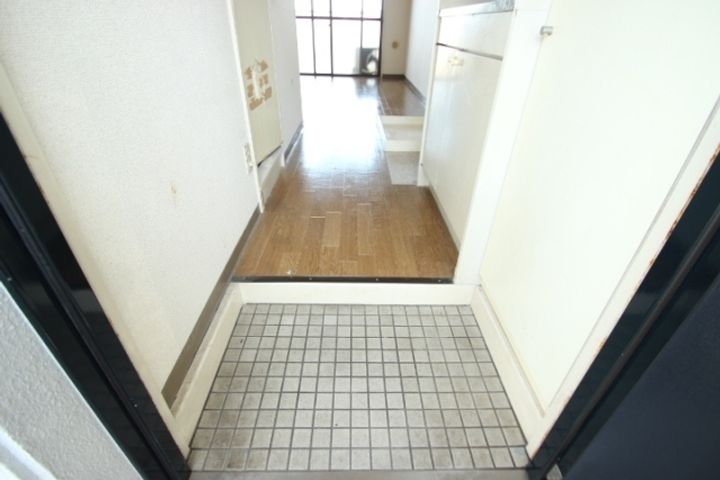 パインハウスIIの玄関