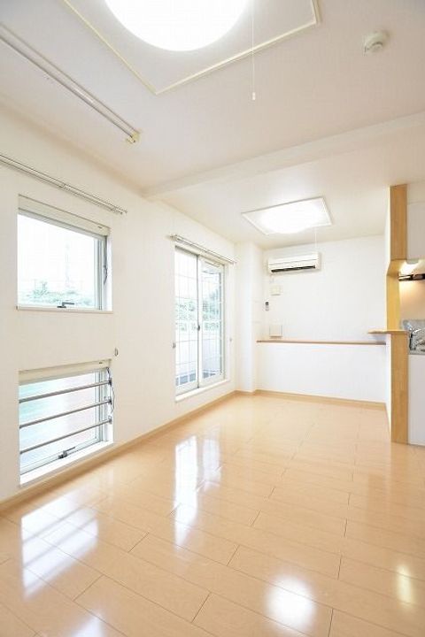 福島県郡山市字深田台(アパート)の賃貸物件の居間