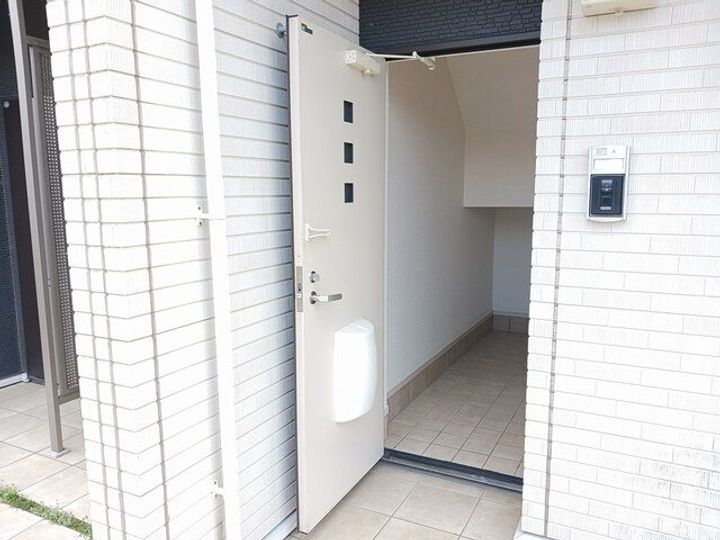 鹿児島県鹿児島市中山町(アパート)の賃貸物件の玄関