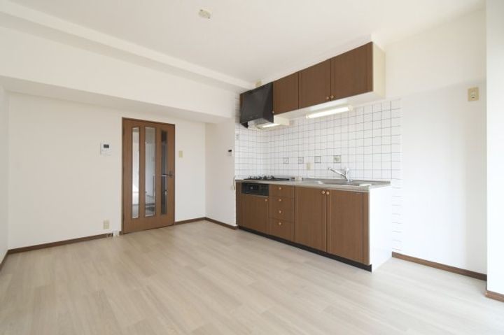 福岡県北九州市若松区白山2(マンション)の賃貸物件の居間