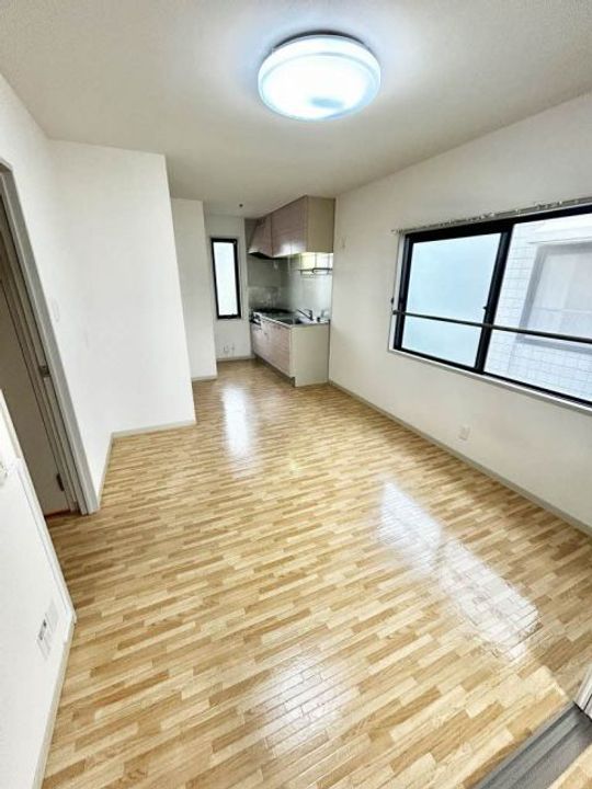 ドミール医大北 B棟の居間