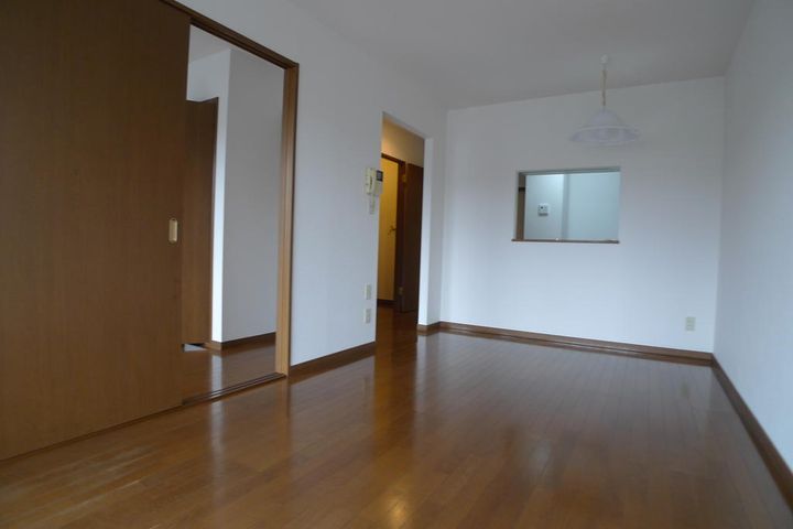 メゾンラベンダー6番館の居間