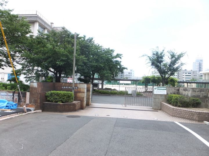 もりおかビルの周辺