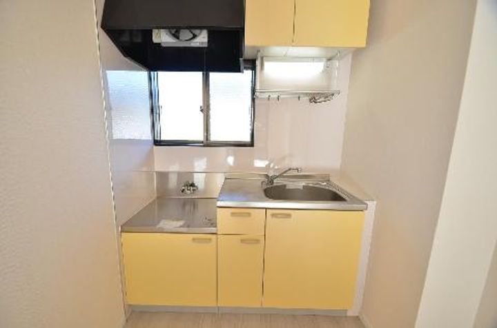 フォーブルいずみB棟のキッチン