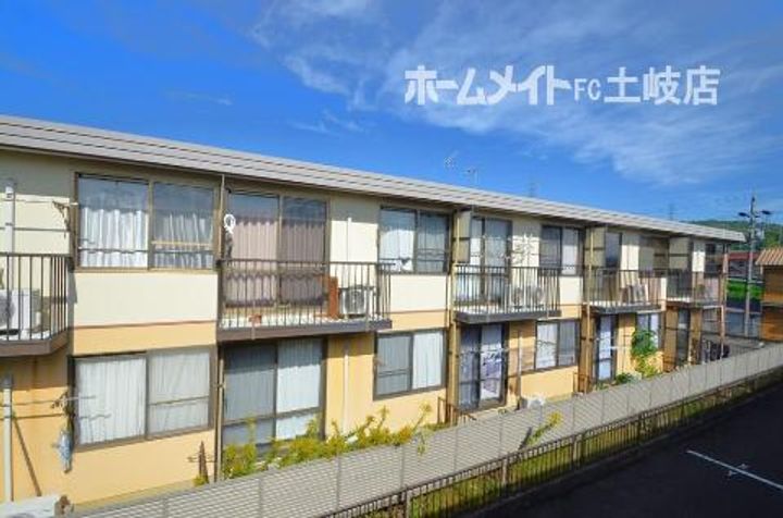 フォーブルいずみB棟の外観