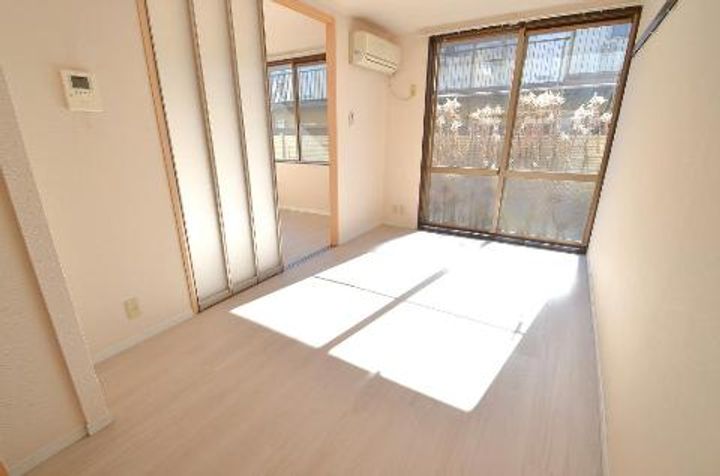 フォーブルいずみB棟の居間