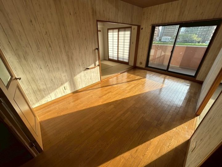 グランパル東原リバーステージ(405)の居間