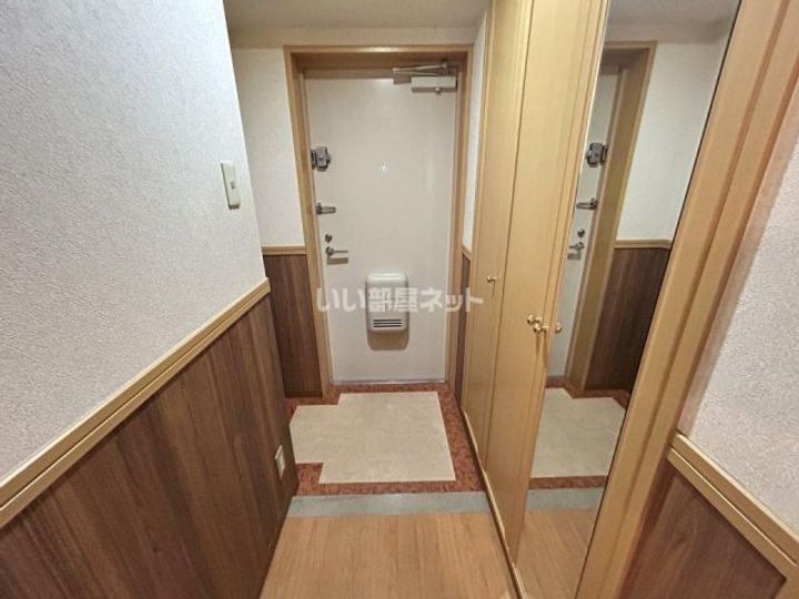 大阪府羽曳野市野々上1(アパート)の賃貸物件の玄関