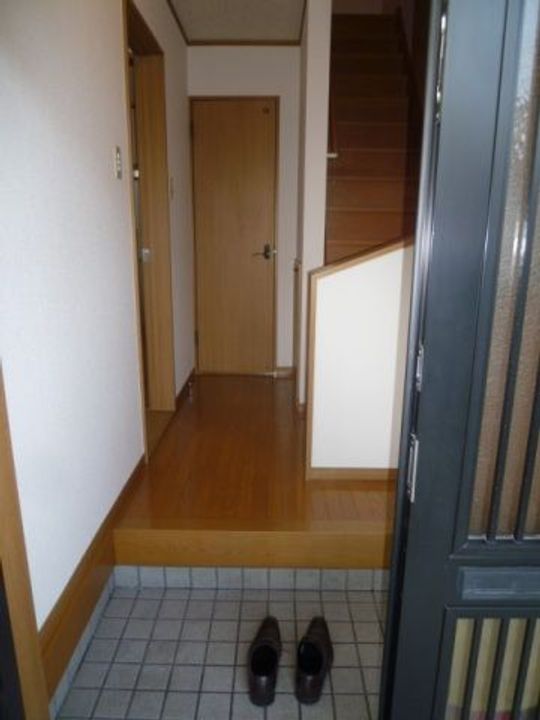 広島県広島市安佐南区大町東1(一戸建)の賃貸物件の玄関