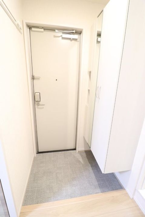 東京都調布市布田3(アパート)の賃貸物件の玄関