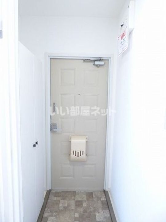 兵庫県加東市山国(アパート)の賃貸物件の玄関