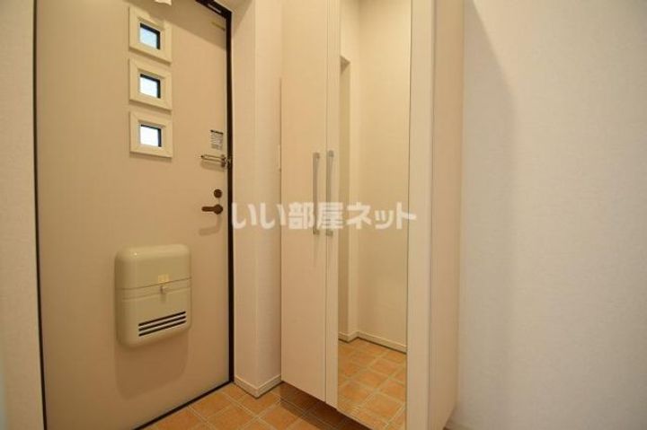 モデルノ リヴァーの玄関