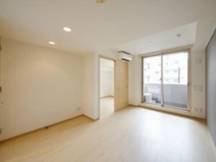 スペーシア三軒茶屋弐番館の居間