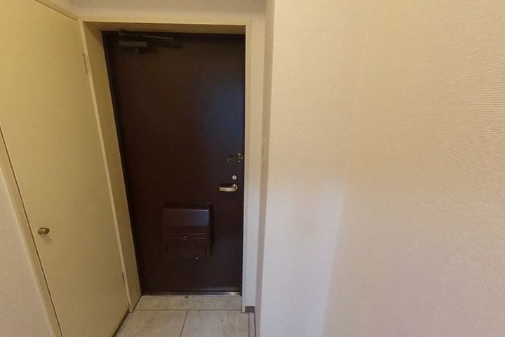 朝日プラザ東戸塚の玄関