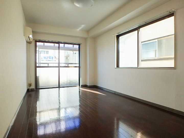 長谷マンションの居間