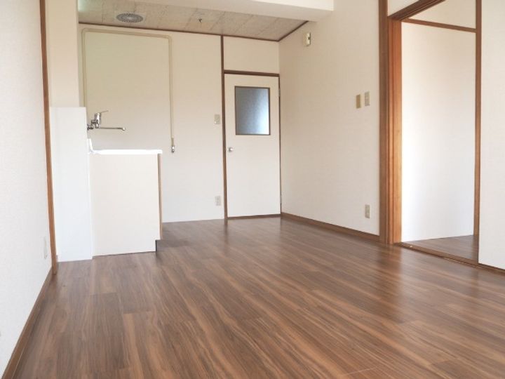 橋本マンションの居間