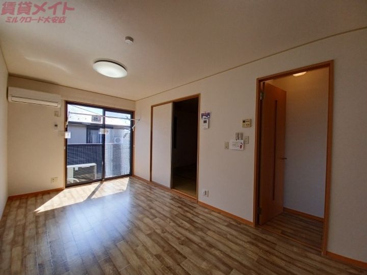 セジュール大羽根 Aの居間