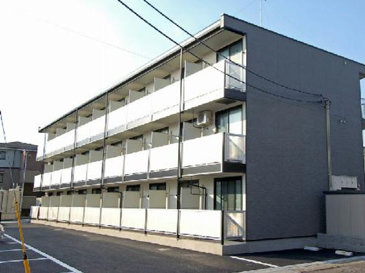 レオパレスコスモスの外観