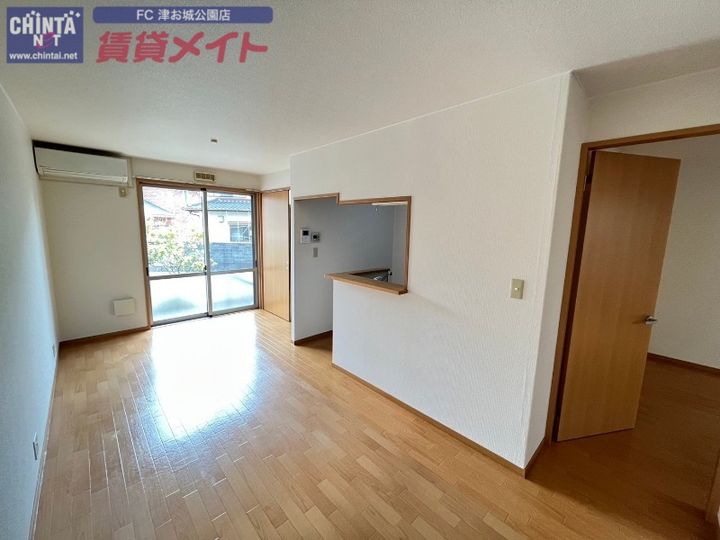 ヴェルデュール B棟の居間