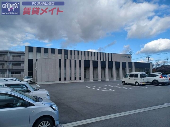 ヴェルデュール B棟の周辺