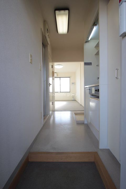 神奈川県小田原市中里(マンション)の賃貸物件の玄関