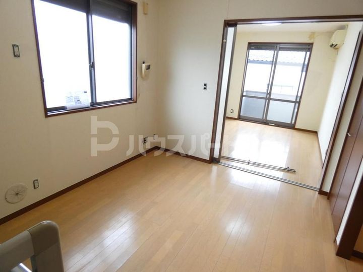 ローズハイム船橋宮本の居間