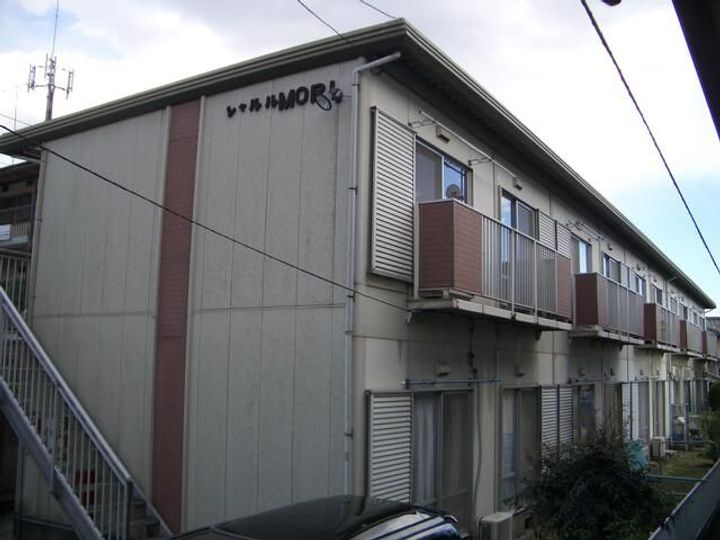 シャルル・モリの外観