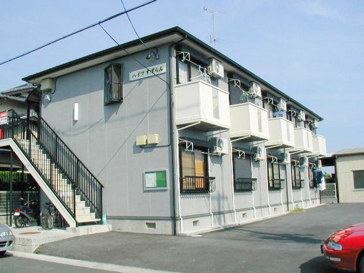 ハイツすずらんの外観