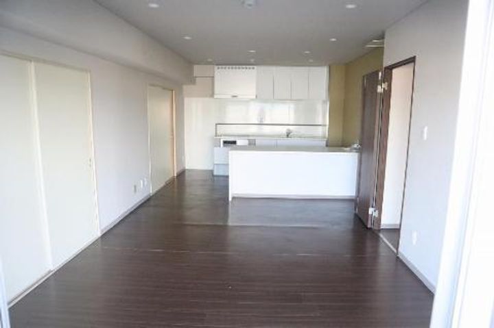 久米町マンションの居間