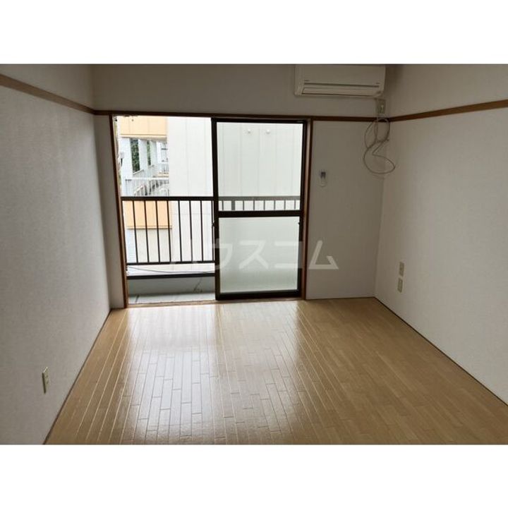 サンメゾン24 Cの居間