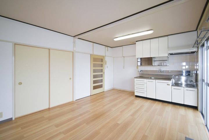 UR岩成台の居間