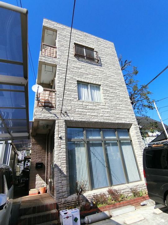 小吉ビルの外観