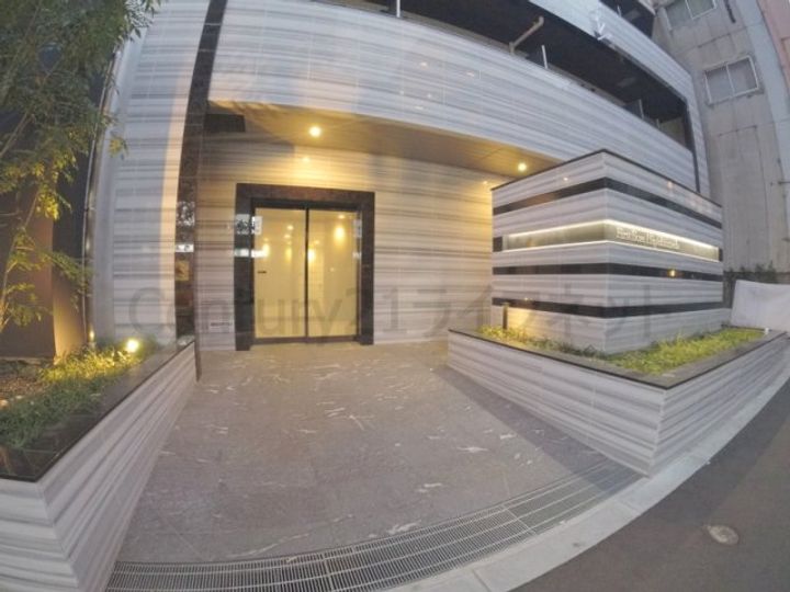 ファーストフィオーレ東梅田の地図