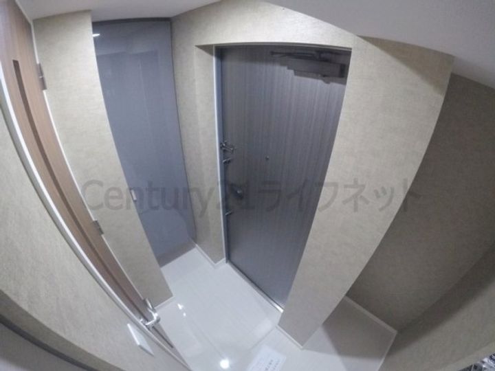 ファーストフィオーレ東梅田の玄関