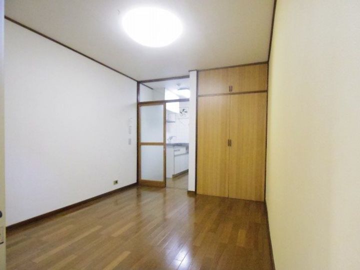 エスタ吉祥寺の居間