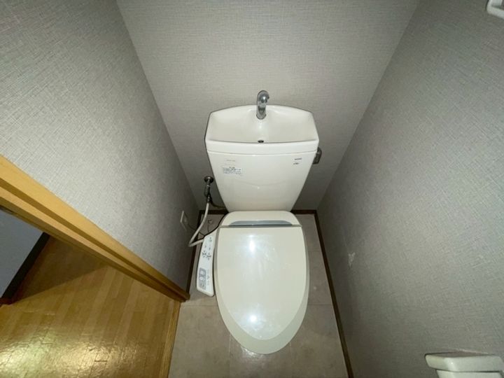 セレッソイシダの内装