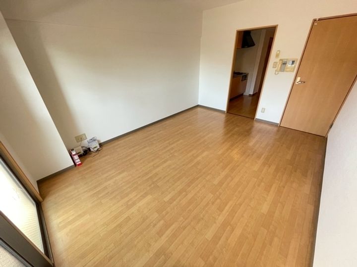 セレッソイシダの内装