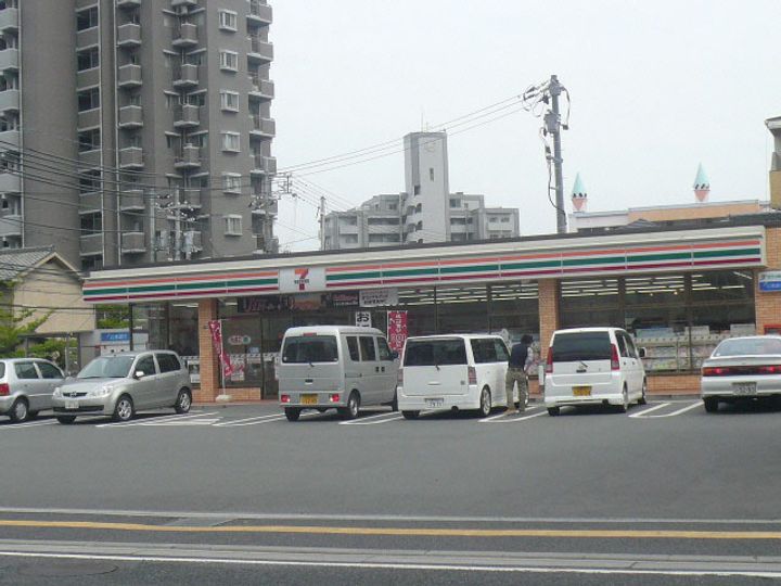 セレッソイシダの周辺