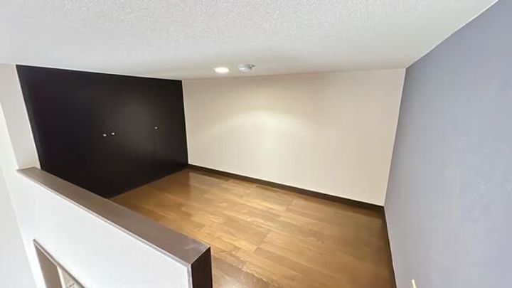 ロイヤルクレスト学園西の内装