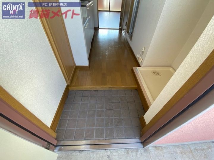 ワールドパレスの玄関