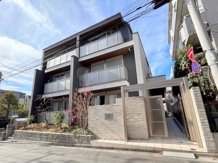 東京都杉並区和田3(マンション)の賃貸物件の外観
