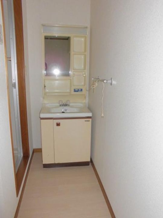 千葉県千葉市若葉区西都賀3(マンション)の賃貸物件の玄関