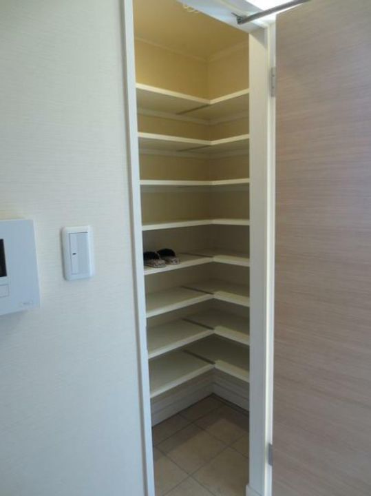 コンフェルタ日吉の内装