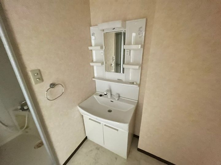 ジュネス朝日丘の内装