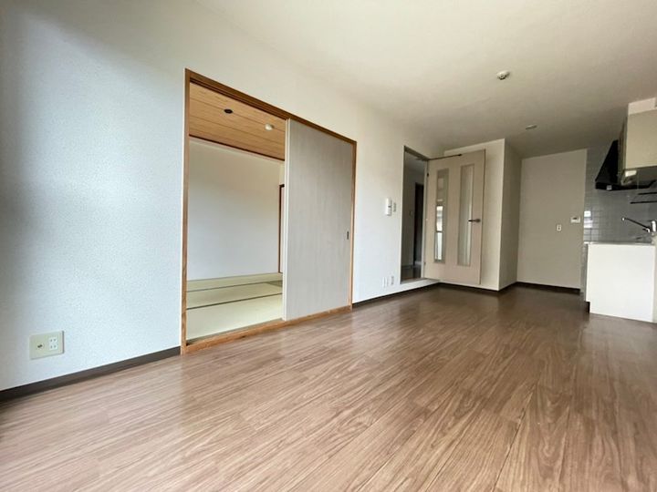 ジュネス朝日丘の居間