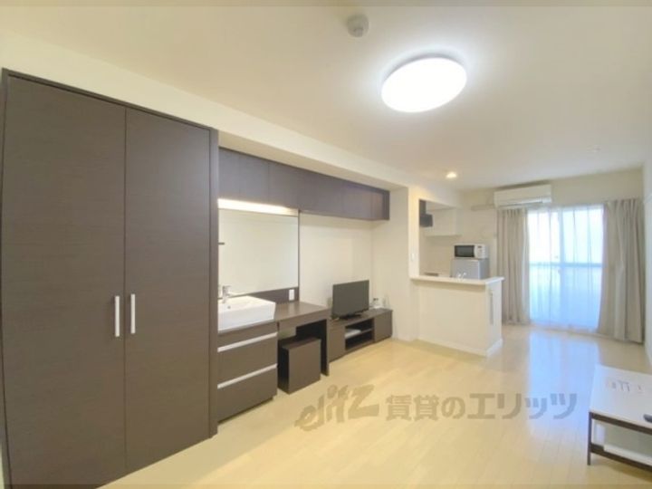 レオネクストコミンチャーレ九条の居間