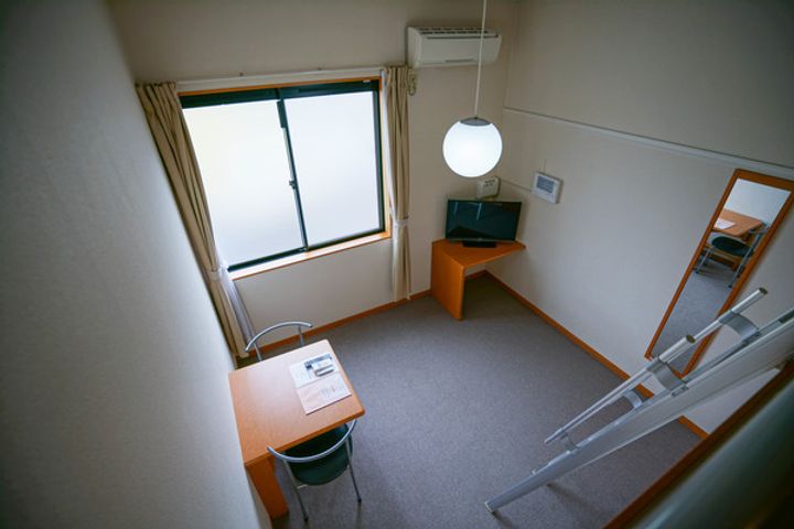 レオパレスサンシャイン邑久の居間