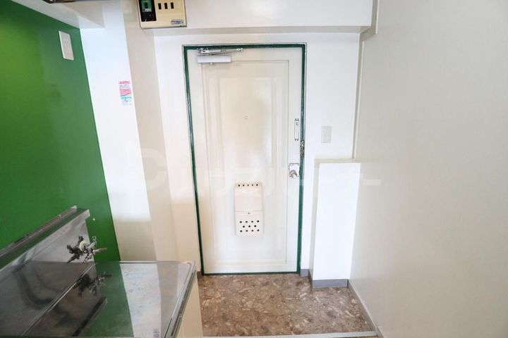 ハピネス亀有の玄関